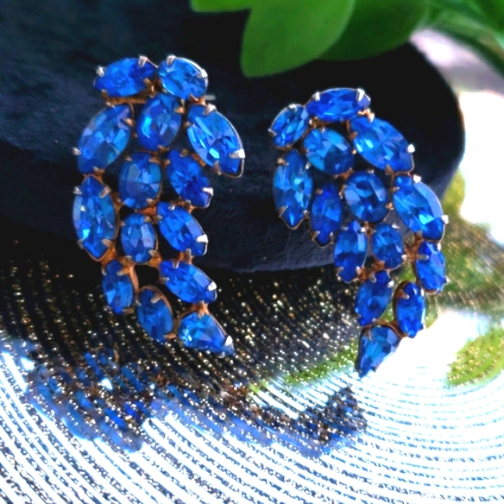 Gorgeous Vintage Authentic Unsigned Schreiner Blu… - image 4